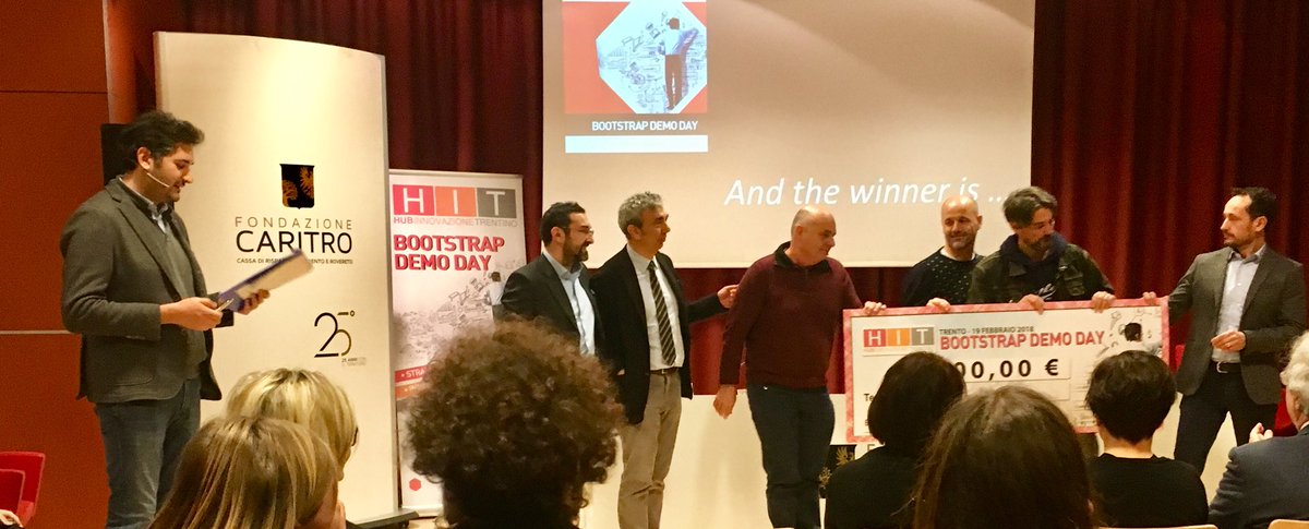 And the winner is Bluetentacles <a href="/HIT_trentino/">Fondazione HIT - Hub Innovazione Trentino</a> #Boostrap @FBKcom <a href="/UniTrento/">Università di Trento</a> <a href="/fmach/">Francois Machado</a> <a href="/TnSviluppo/">Trentino Sviluppo</a>
