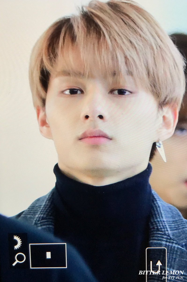 junhuiarchive's tweet photo. 180219; [preview] 🛫✈️ https://t.co/iO2LzZwLHg