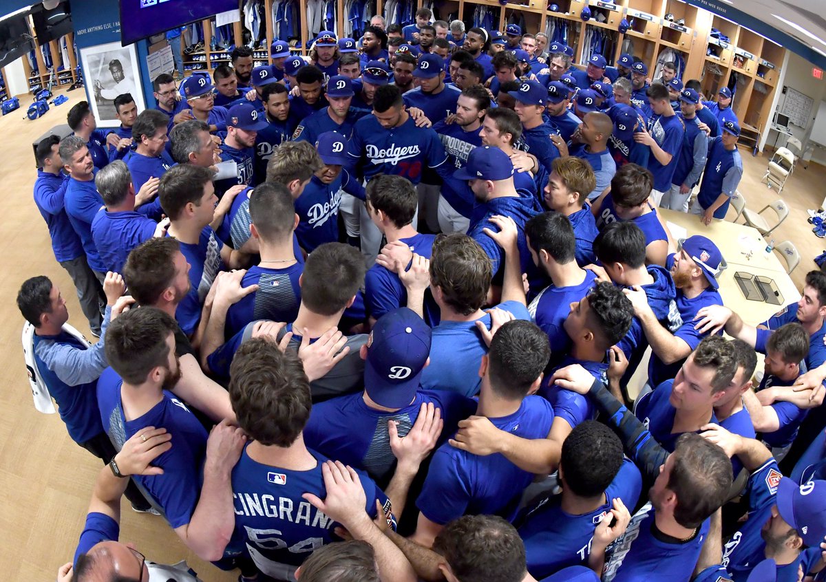 Bring it in. #DodgersST https://t.co/dYWjDYOITb