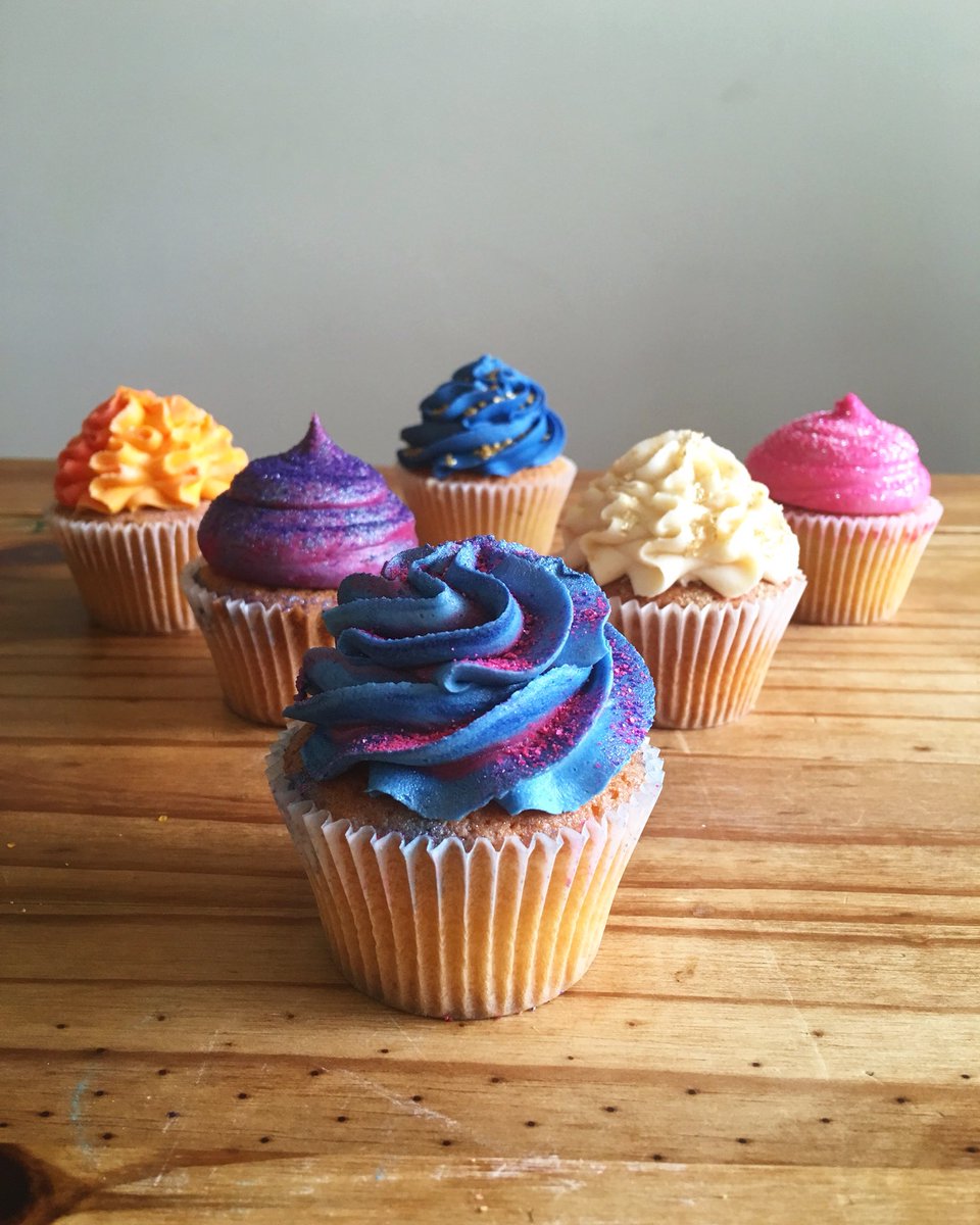 Buttercupni_'s tweet photo. 🎨🎨 #cupcakes https://t.co/H8KOn7Rj3O