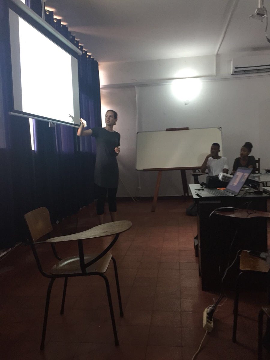PittIMChiefs's tweet image. Our Global Health Residents teaching medical students in Mozambique #CantWaitToHearWhatOurResidentsLearnedFromThem #LifeChangingLearning #GlobalHealthTrack @tweebui