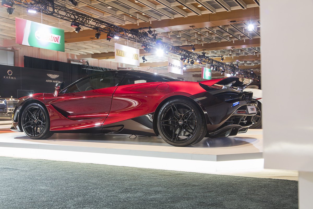 McLarenAuto's tweet photo. More from #CarbonWeek this time in the form of the stunning McLaren MSO 720S 'Velocity' which is currently on show at the CIAS Pfaff Auto stand https://t.co/O5feblgDlW
