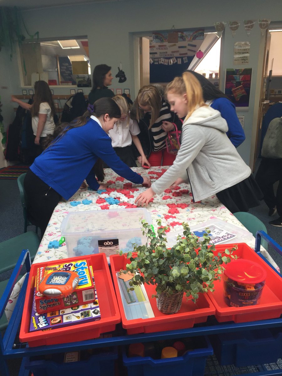 airthprimary's tweet photo. We loved having our families in school today! There was so much to show in the areas. #engagingfamilies #improvingattainment #pef https://t.co/VC0GkcoxcO