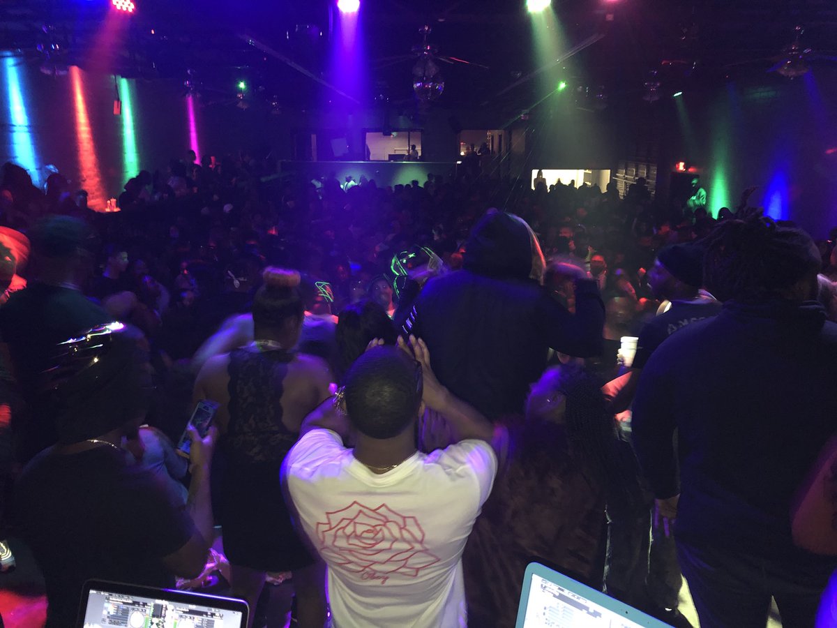 drethedj4's tweet photo. "DREtheDJ is in the mix .. YKWTFGO" πβ¨π§ #TylerTx πΉ #220Lounge π₯ #ETXPurge ππΎ https://t.co/jXrV9iU9lg