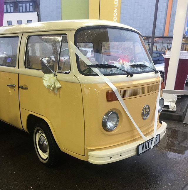 ButtercupBus's tweet photo. I’ve driven 4 campervans today, getting them ready for various jobs. This camper is getting filled with petrol ready for next week’s hire!
#vwcamper #campervanhire #buttercupbus #croydonbusiness #volkswagen #type2bus https://t.co/tHzWNehhtL https://t.co/LX62imbC2D