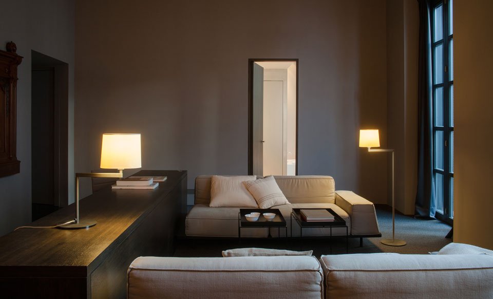 ArquiluzP's tweet image. RT VibiaLight "Our #vibiaSWING #TableLamp, designed by Lievore, Altherr, Molina, is distinguished by its crisp architectural design and a distinctive double-jointed arm that offers 180 degrees of motion. #Learnmore on the #blog: bit.ly/2EzZTHH … https://t.co/C9i57i3UCh"