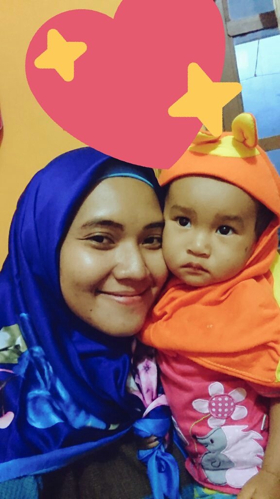 TiaSeptember's tweet photo. Mama syebelll kalo amuhhh cembelut neng ... Senyum dunkkk... 😘 https://t.co/CiPyKlJjjr