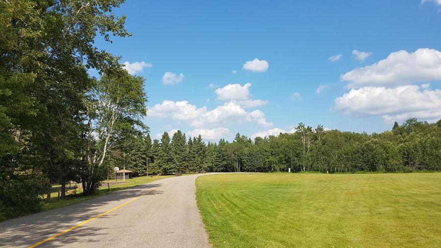 explorking's tweet photo. Everyone told us that we wouldn't be able to spend time in parks because Explorker2 is too long - WRONG. Explorker2 is a nimble machine. https://t.co/7S55yZCYzP #explorking #RV #RVing #camping #roadtrip #motorhome #travel #rvliving #wanderinglife #GoRVing #vanlife https://t.co/qgESokPZqp