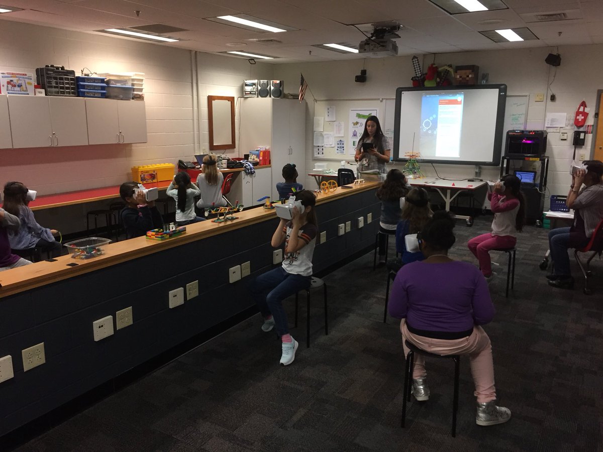DrJustinNichols's tweet photo. Gifted Teacher brings 2nd grade on Virtual Field trip to Egypt @NewCastleES_VB @vbits @TechTeachVB @Sunsibeta @BeachSupe #GoogleExpeditions https://t.co/9BZQhSLVLo