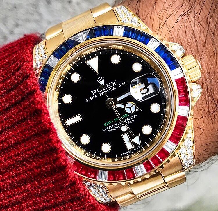 Daily Watch tweet media
