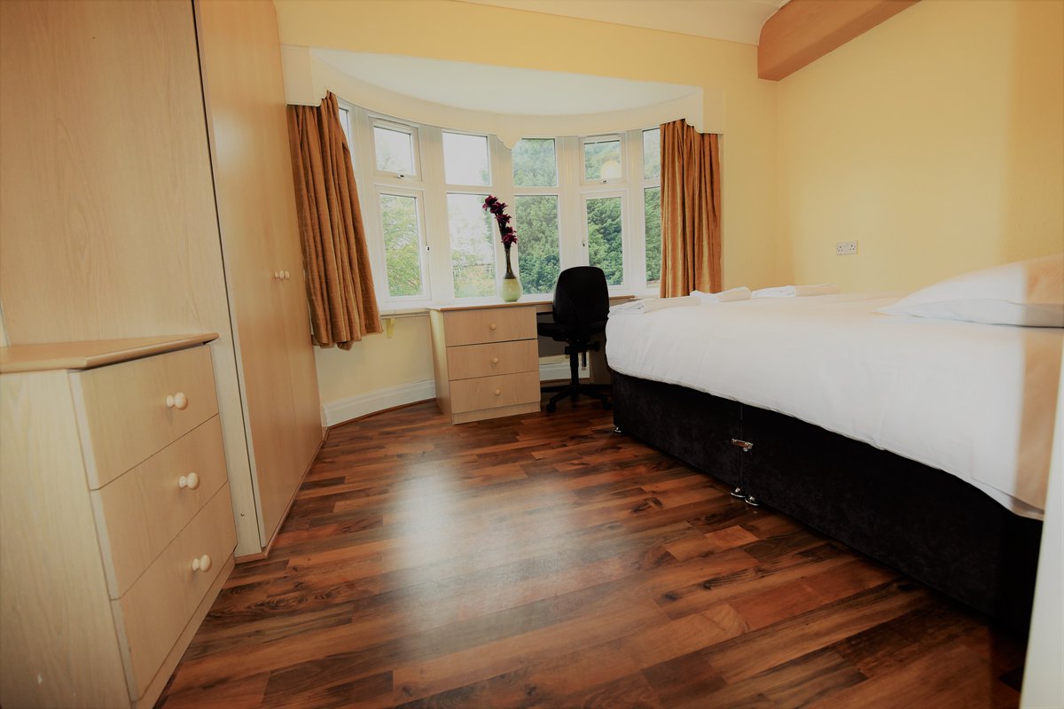DeuEstates's tweet photo. UNIPOL GOLD LANDLORD!!!
AVAILABLE FOR ACADEMIC YEAR 2018-2019
Otley Road, Leeds, LS6
A large 6 bedroom house in a great location.
#Leeds #leedsuniversity #leedsbeckett #studenthouses https://t.co/yYueAkflS0