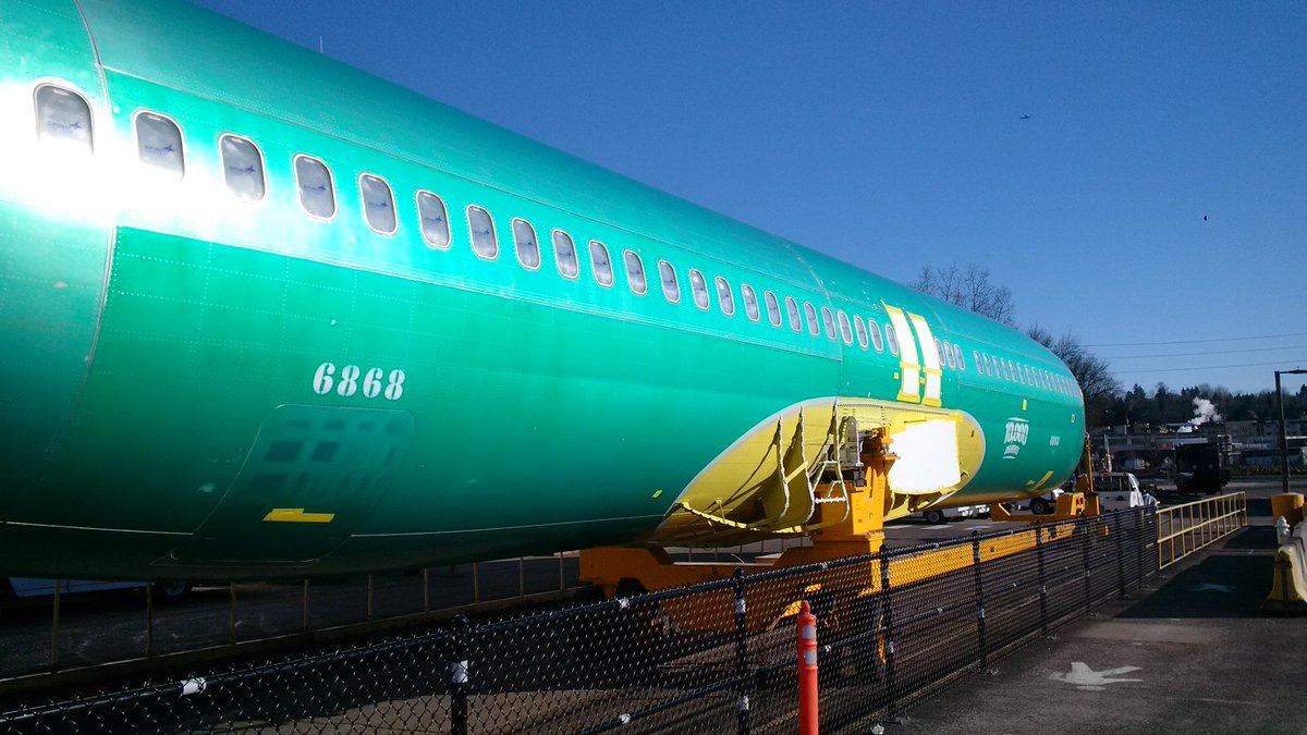 Look what arrived in Renton this morning! The 10,000th 737 fuselage delivered from <a href="/SpiritAero/">Spirit AeroSystems</a>. Be sure to follow its progress through our factory. bit.ly/2sSTBdL #Boeing #737MAX