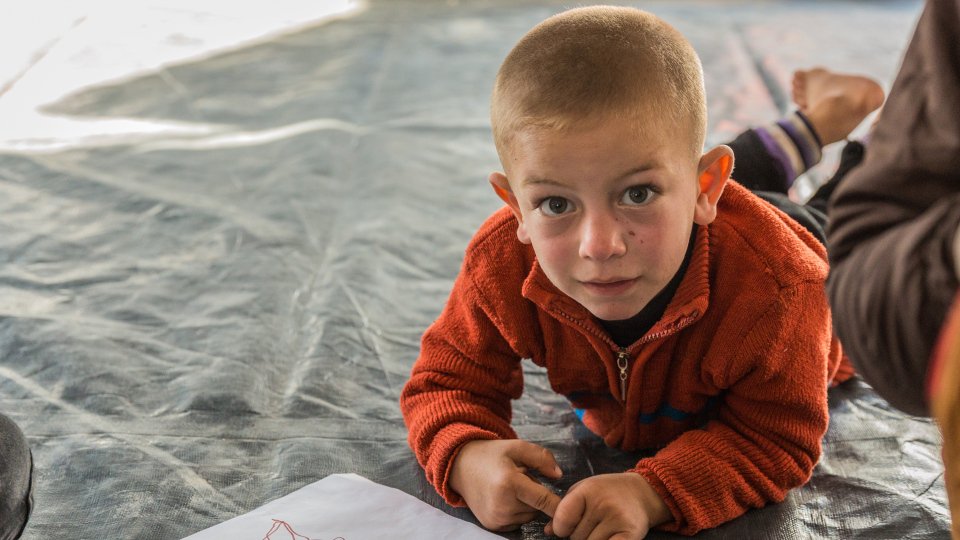 AwsIbrahim1's tweet photo. "You may say I'm a dreamer, but I'm not the only one"
a displaced Mosuli child studying in the camp.
#mosul
#iraq
#rebuildmosul
#standwithmosul
#MosulReconstruction https://t.co/eTtmjhgzad