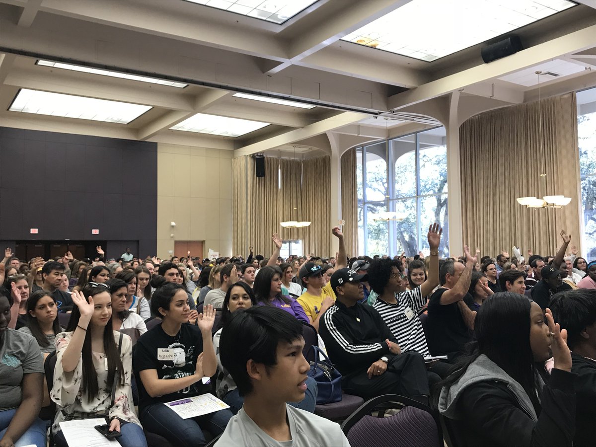 LSUscidean's tweet photo. Today at #DestinationLSU we hosted students accepted to the @LSU College of Science for #Fall2018. What a crowd! Welcome to a @LSUStudentUnion ballroom full of future Tigers! #geauxscience https://t.co/DXadrnGfH7