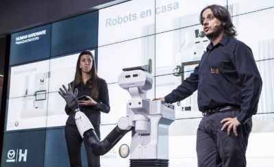 PALRobotics's tweet photo. Last Thursday we explored the new #relationships that will be born between humans and robots at the #HumanHardware Talks by @MazdaEspana and @VICESPAIN. https://t.co/jZ47LHbhXz https://t.co/sjQ4SWDik2