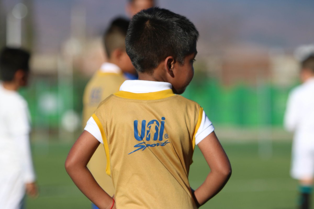 FDN_Oaxaca's tweet photo. #Fotogalería: Impulsan a niños para iniciarse en el fútbol https://t.co/vggAzqjUZG | vía @Territorioscore #TwitterScore https://t.co/aNrv305J9z