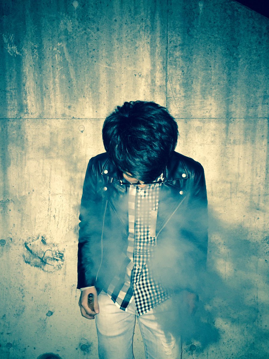 sosansetset's tweet photo. smoky https://t.co/le4kXADb6o