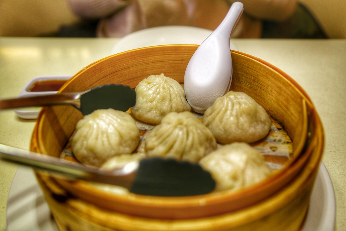 TokidokiNomad's tweet photo. #DumplingGalaxy #Flushing #Queens #GreenTea #PorkSoup #Dumplings #PanFried #ChickenDumplings #BeefCurryDumplings #Food @TimeOutEatDrink @TimeOutNewYork @ThrillistNYC #Food #Foodie #FoodPorn https://t.co/53bWIO5Vvf