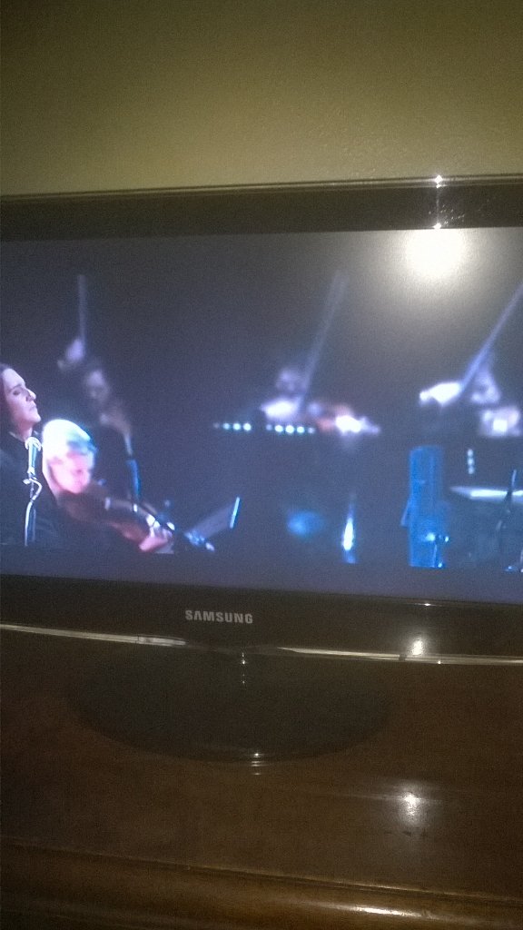 Gics89's tweet photo. I #Placebo #live a #Londra, acustici e orchestrali su @raicinque ? Estasiato 😍 #raicinque https://t.co/wbJyDlz76l