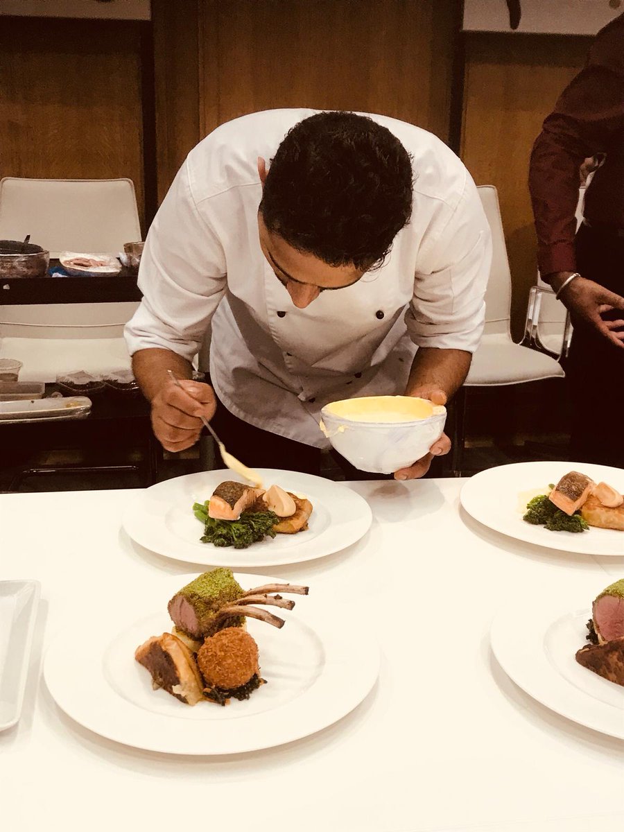 mistajay63's tweet photo. Fantastic day at the office! #RadioIndustryDinner @ChefRhys @chrisincefood @AngelHillFood @jessey1965 @ExtShetty https://t.co/uAxrMiN4Yg