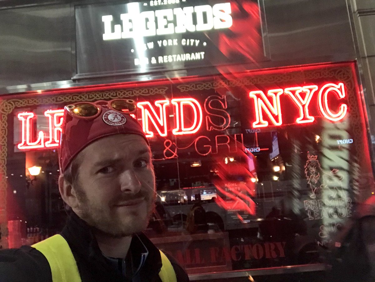 ChrisStrub's tweet photo. Walking down 34th St back toward Penn Station ... isn’t this where #FALcon2017 was? @Babchik https://t.co/h2U0AXEl9I