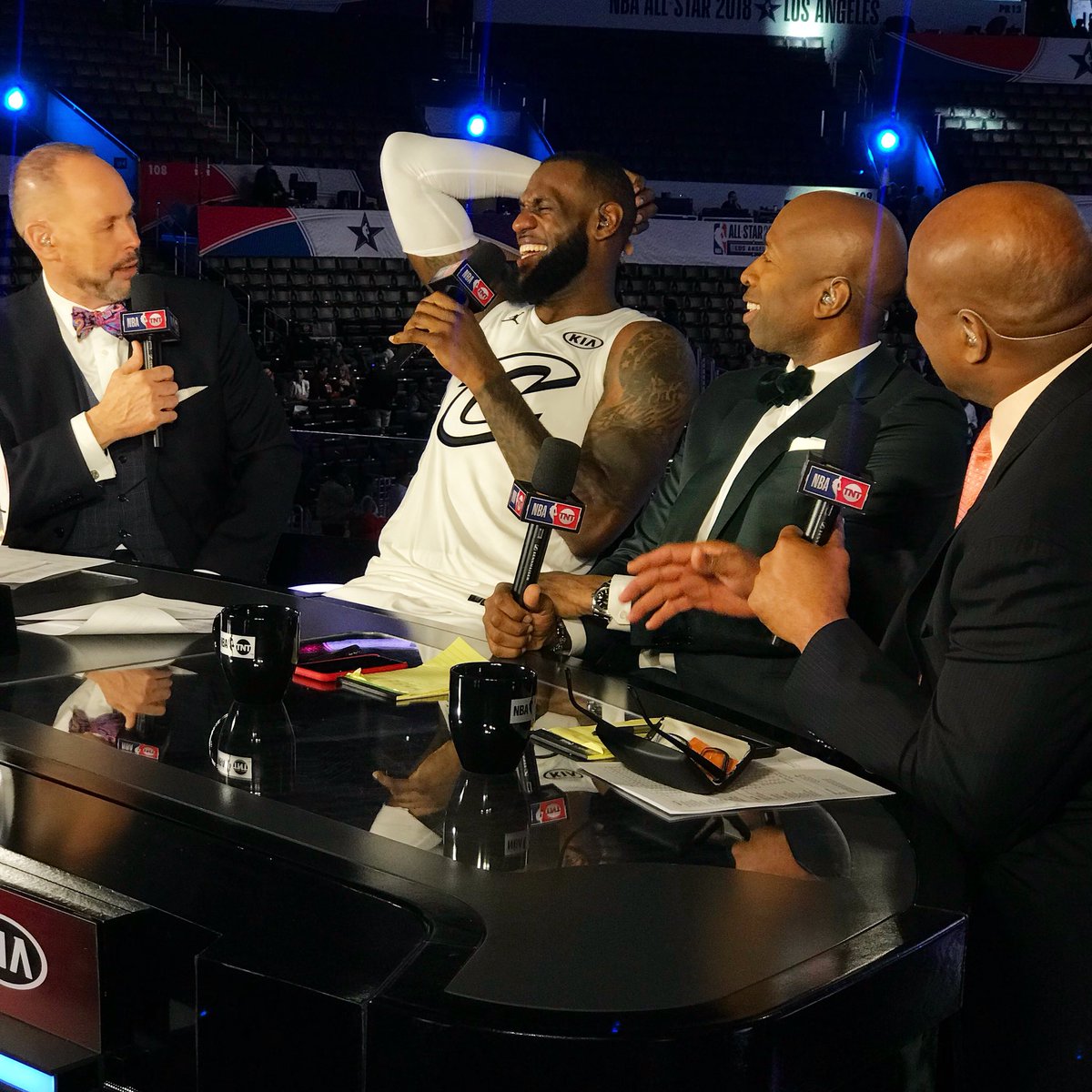 DWbD8yxVAAAFQt_?format=jpg