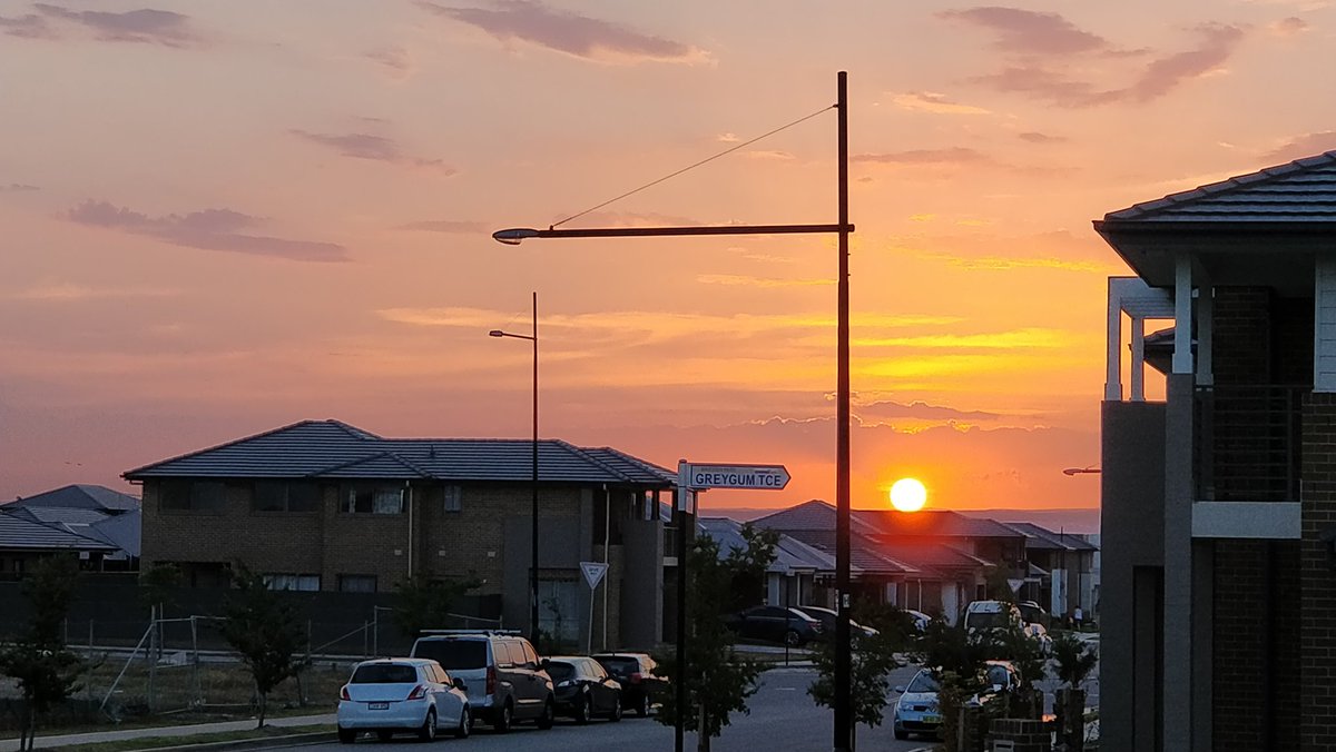 mandargore's tweet photo. Beautiful evening sky captured from #Stocklands   #Elara. https://t.co/946Nq4liew