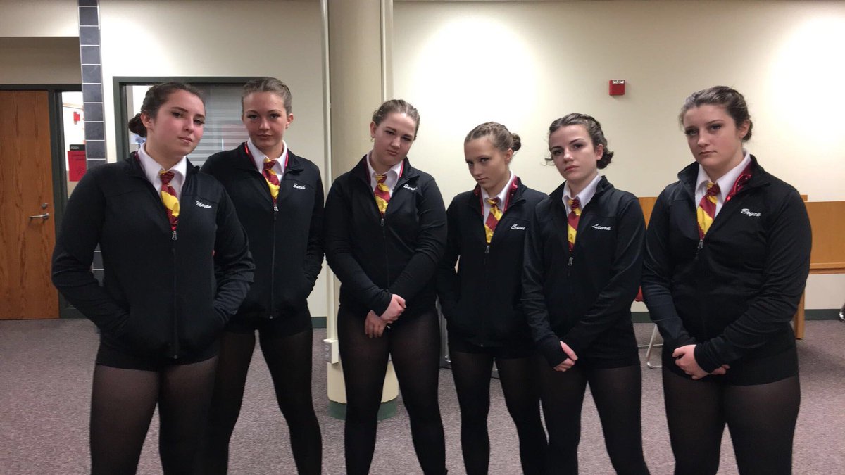 SarahBobb_'s tweet photo. Happy birthday to my fellow CRDT alumni, miss getting to see you everyday at practice!! Love you so much👯‍♀️❤️ https://t.co/NbZIEe711I