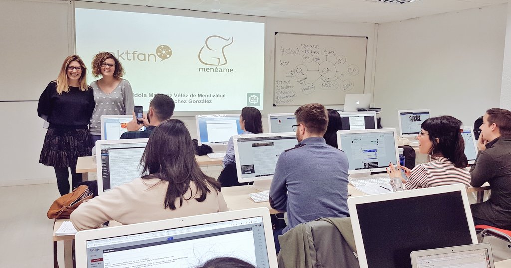 aulaCM's tweet photo. Hoy en la #clase19 del #Equipo103 @alba_sango @IdoiaMvdm nos presentan #Mktfan y #Menéame como plataformas y foros de Marketing https://t.co/hByepGvyA5