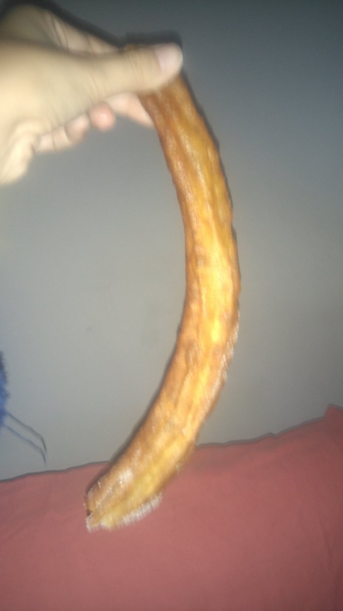 A falta de polla buena es una porra