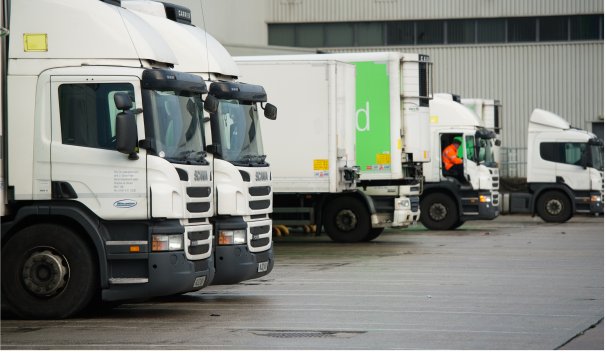 StHelensCollege's tweet photo. 🚛 New #Logistics Scholarship launched at St Helens College 🚛
The @NorthLogistics are working in collaboration with @NetworkSpaceltd to established a new logistics #scholarship fund to help cover the cost of course fees - https://t.co/4SrR3I7Rwp #StHelensHour https://t.co/HPQrvPWK4Q