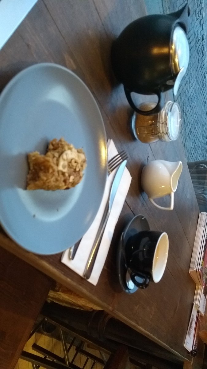 Words_Edinburgh's tweet photo. @claire_photo I was in @toastleith following your own recommendation :) yummy apple flapjack and tea made an excellent pre-workout snack and I hammered out a few emails too! https://t.co/QPa81Bsiri