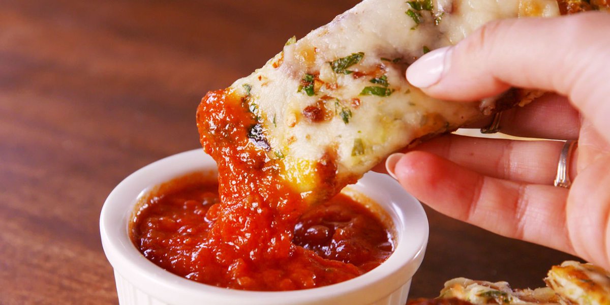 RecipeCloudApp's tweet photo. Zucchini Cheesy Bread https://t.co/pAYQlb458O https://t.co/LcrXdyXPUw