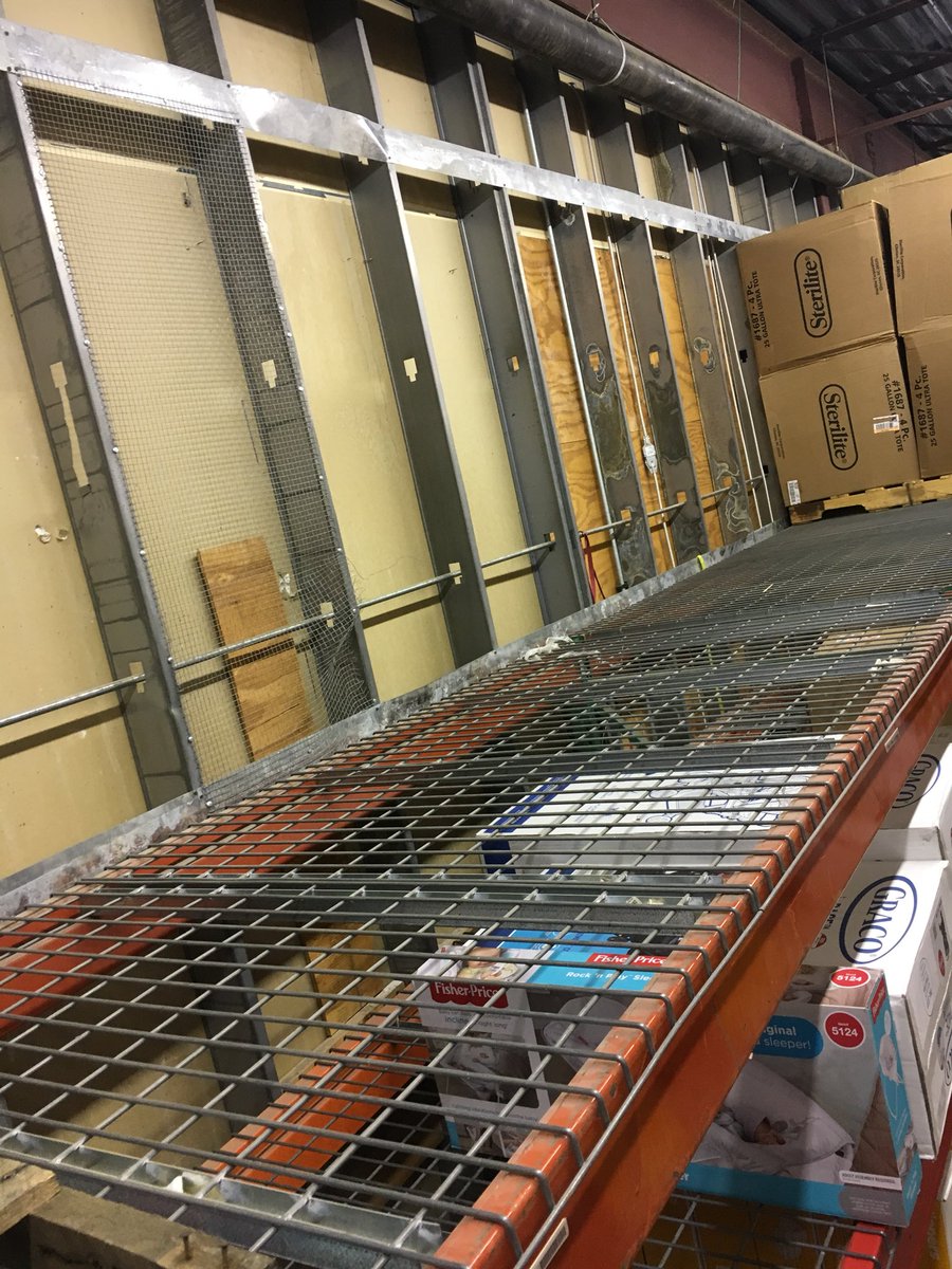 Plastics got some undivided attention today and I’m loving the results!! #sixpalletsdown #qualityhighstackertime 💪🏻@alisonjstephen <a href="/katie_konopasek/">Katie Zila</a> <a href="/dunlap_jen/">jen dunlap</a>