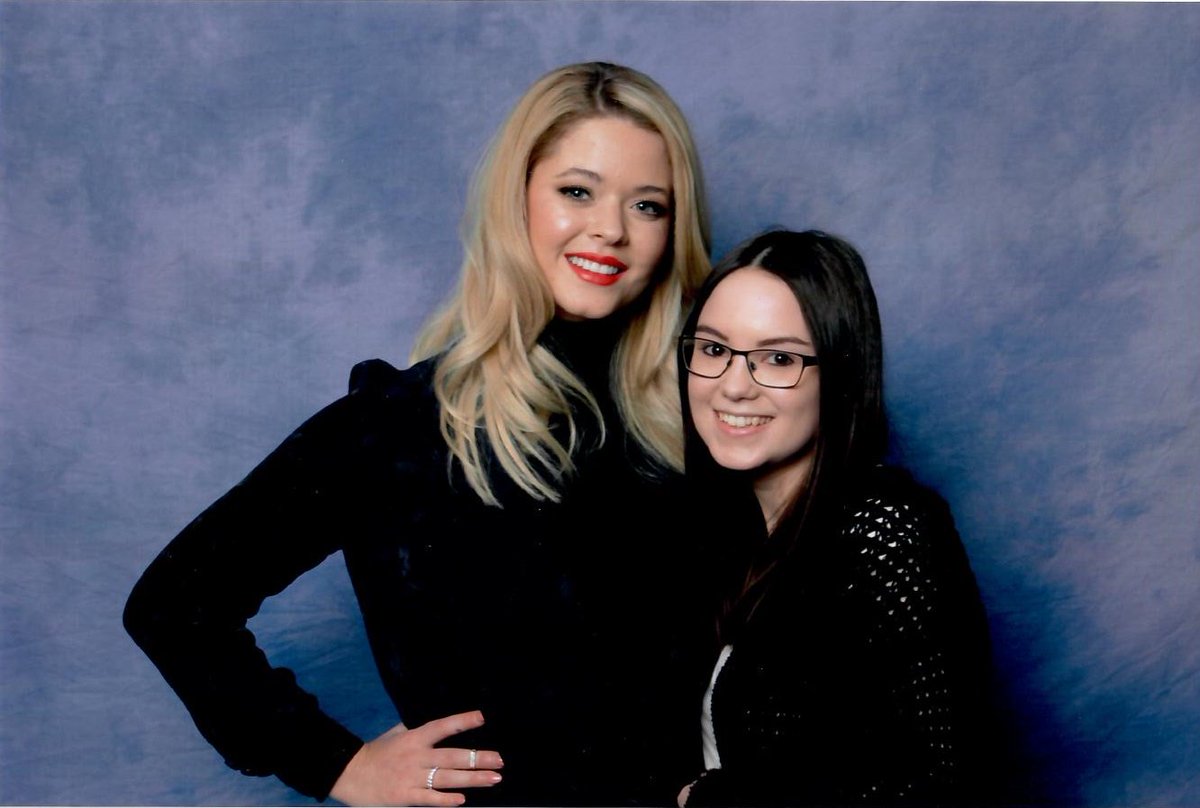 Lisa_Bloggerin's tweet image. I'm so happy! @RevelationsGer  #RevelationsEndGame #RevelationsGermany  #pllcon #PrettyLittleLiars 
#shashapieterse #troianbellisario

@sashapieterse27 @SleepintheGardn