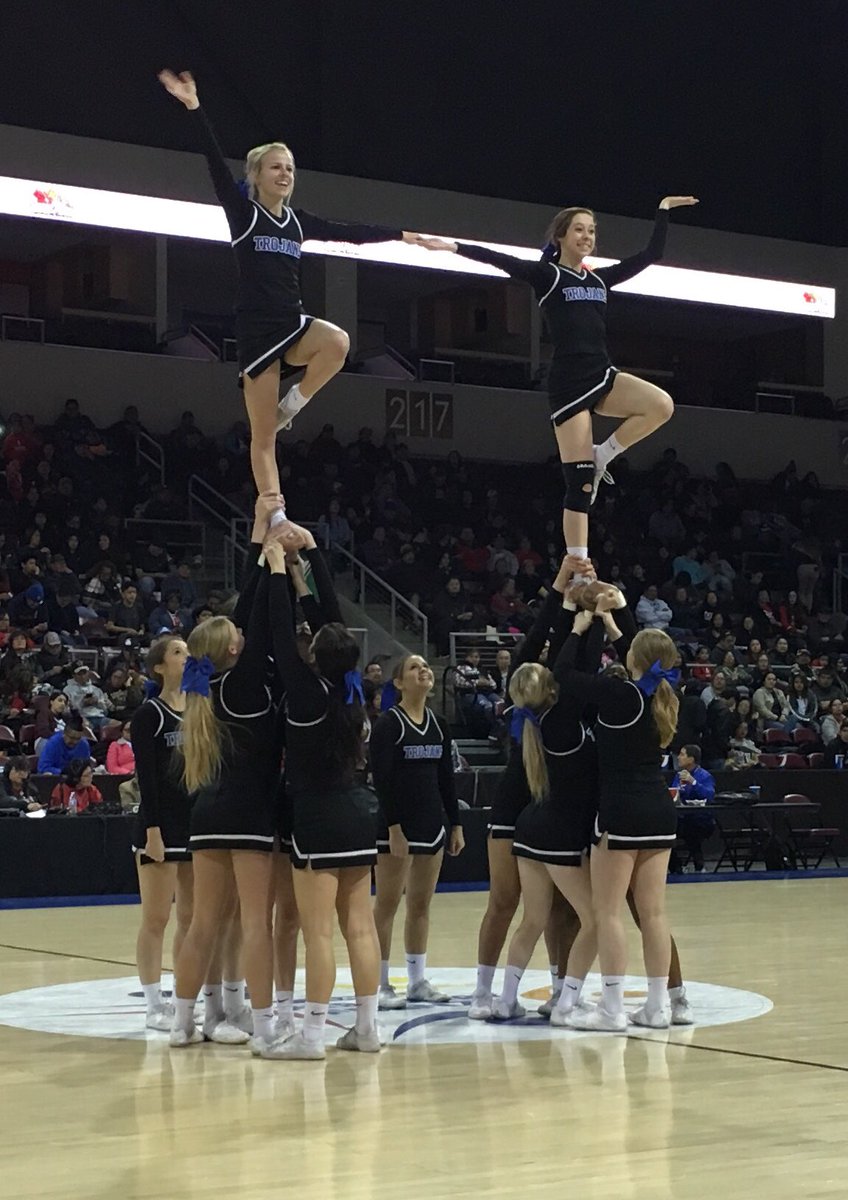 FindlayCenter's tweet photo. The Valley Christian Spirit Line performs at halftime of our first 3A Girls quarterfinal of the day! #aia #pvec @vchsaz 🏀🏀🏀 https://t.co/utrLiVOSdI