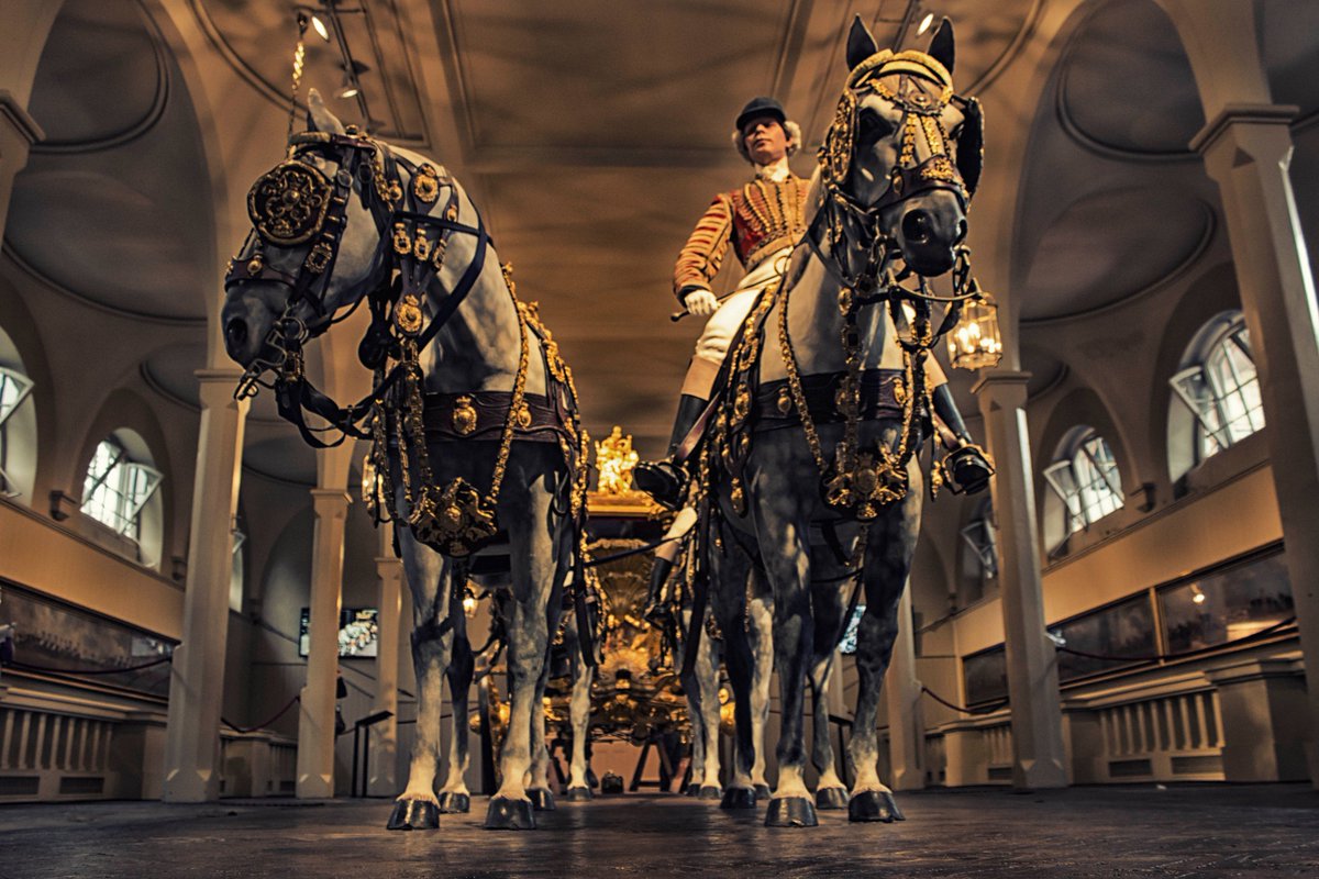 Keztastrophe's tweet photo. My entry for this weeks #WexMondays , had another london trip last week , this was taken at #theroyalmews https://t.co/ndJasJZBEu