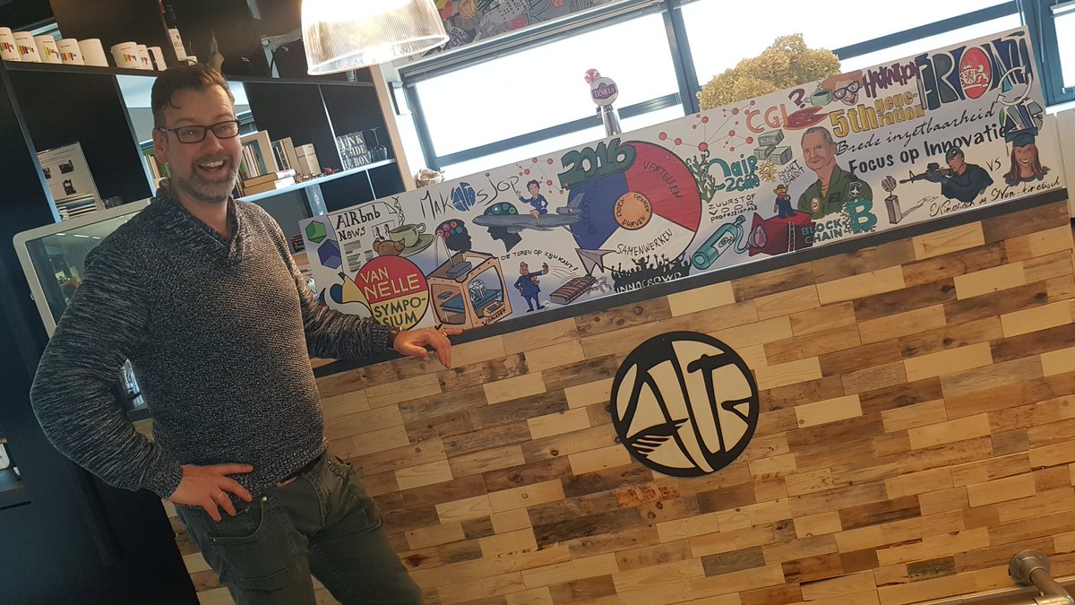 Vandaag de <a href="/innovationair/">Innovatiecentrum AIR</a> history wall uitgebreid met de 2016 hoogtepunten, 2017 volgt snel, thanks Mark, #vakwerk #EenTeamEenTaak
