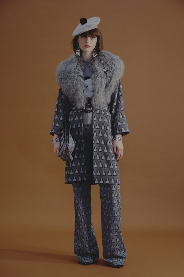 designscene's tweet photo. LOOKBOOK: #HollyFulton Autumn Winter 2018 Collection: https://t.co/JqlhQjkuE5

#style 
#fashion 
#womenswear https://t.co/2JmsxZP4ZY