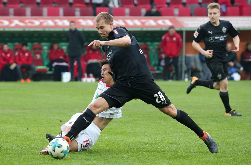 Video zum VfB Stuttgart beim FC Augsburg: Erster Auswärtssieg verzückt die Fans stuttgarter-zeitung.de/inhalt.video-z…