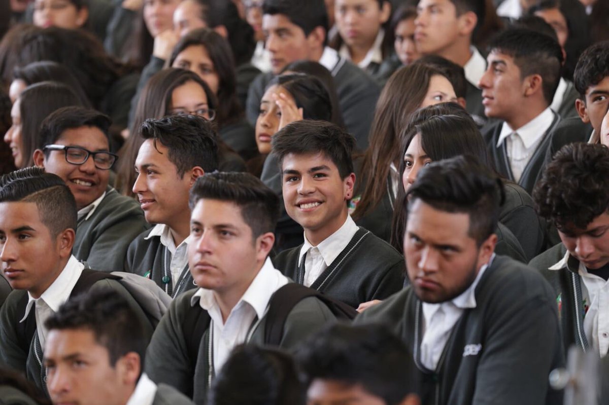 A través del #SIDEMS el Gobernador <a href="/omarfayad/">Omar Fayad</a> equipará a 106 planteles con aulas digitales, teniendo así una Cobertura Universal Digital. #CumplimosContigo