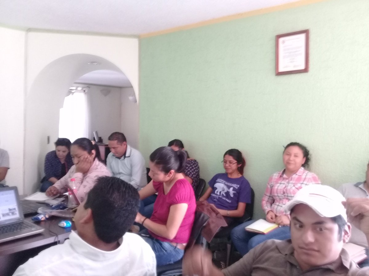 MC_Axel_Meza's tweet photo. La IES del @PESA_Oax  en videoconferencia con MCS.  Nos preparamos para aplicar el Proceso 6 en el estado. https://t.co/ypY49BJz0B