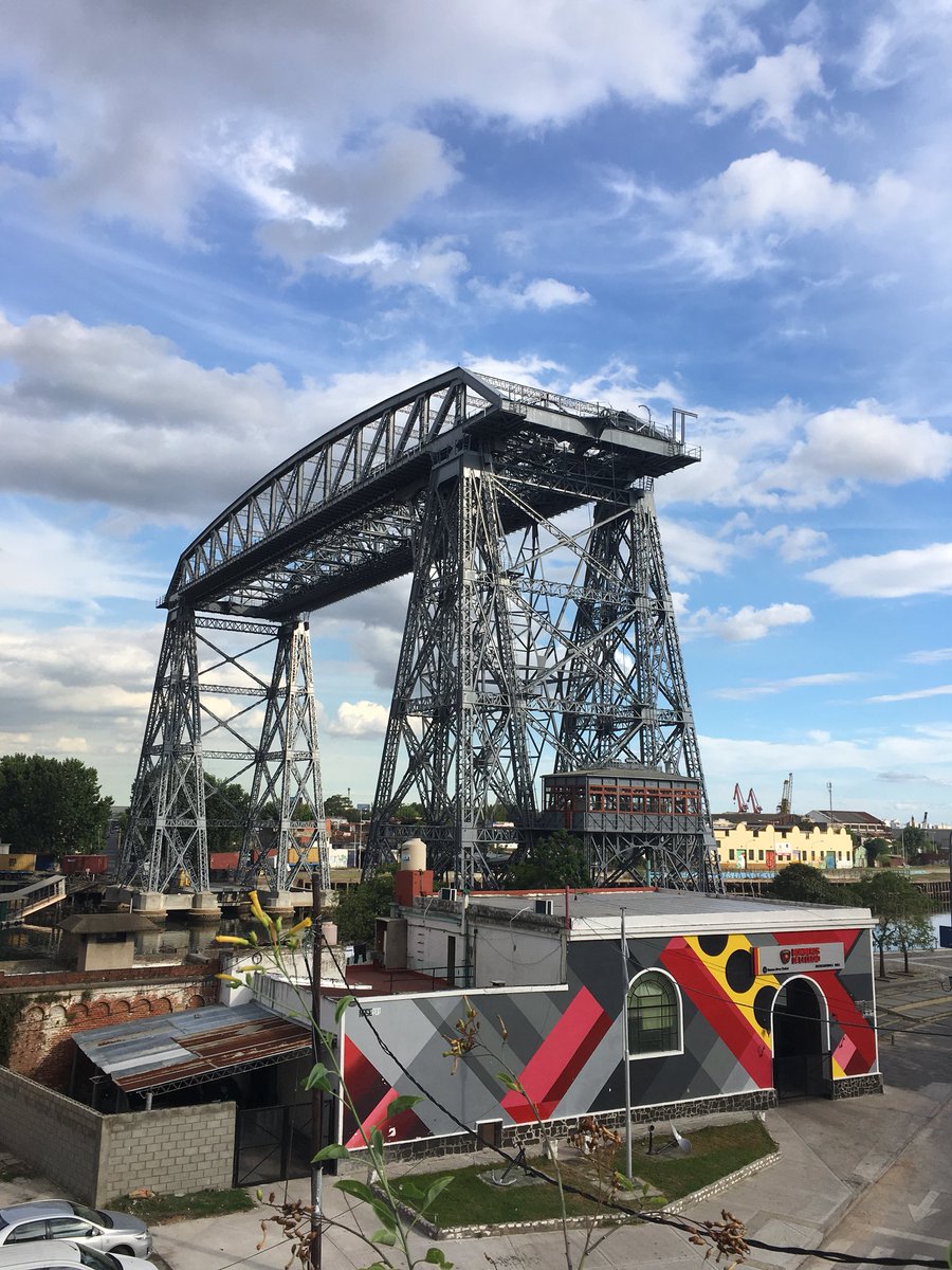 Recorrimos MUNAR, un nuevo espacio de desarrollo para artistas visuales en el Distrito de las Artes en La Boca. Y en la terraza me encontré con esta vista! 🙌🏽