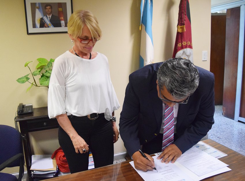 El profesor Ramón Enrique Jaureguis asumió hoy como Director General de Educación Superior del Ministerio de Educación, Ciencia y Tecnología.