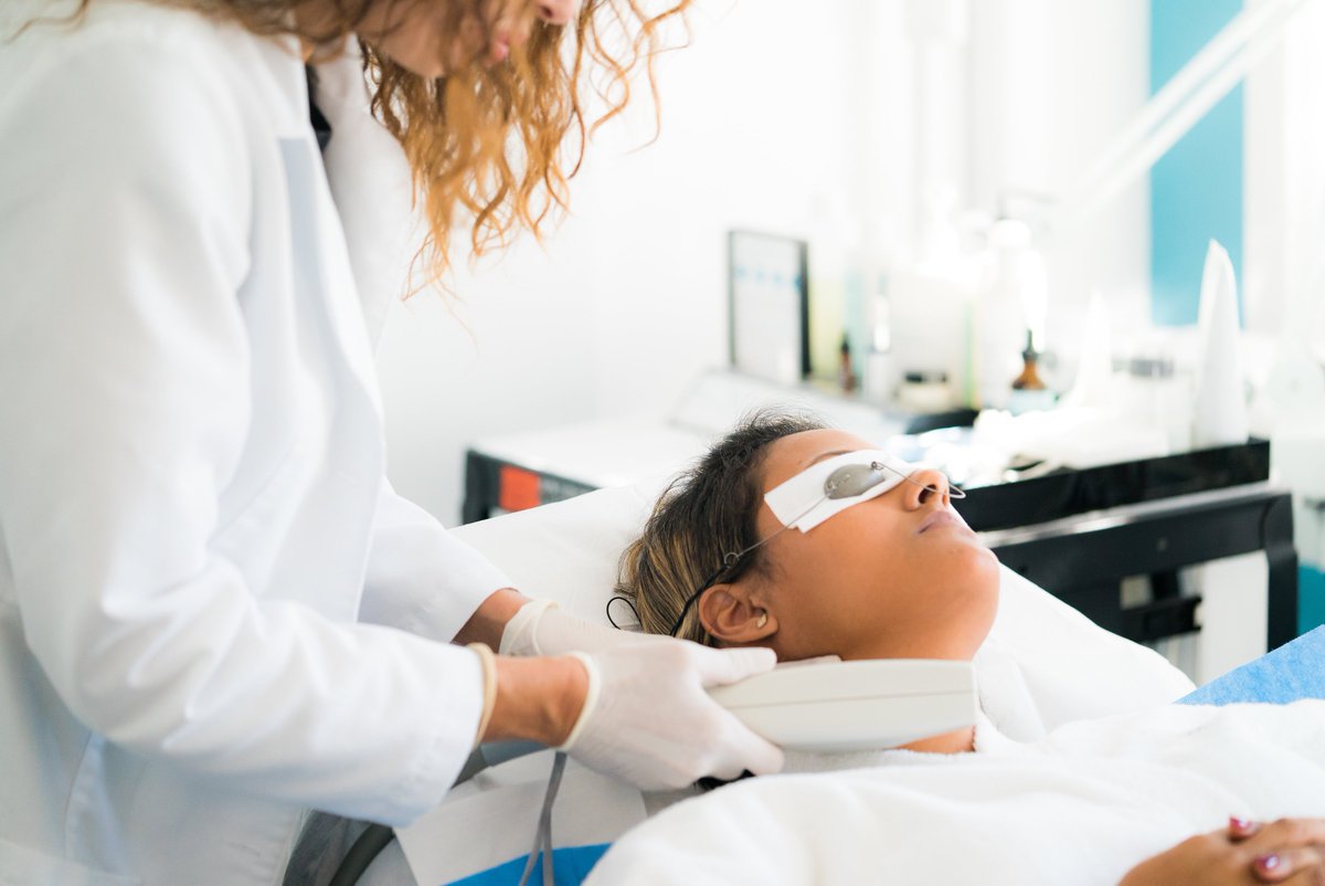Make your skin look years younger with Broadband Light Treatment. Get rid of acne, age spots, spider veins, and more!
#BBL #SkinCare #Aesthetics #Healthy #NJ bit.ly/AestheticsByNo…