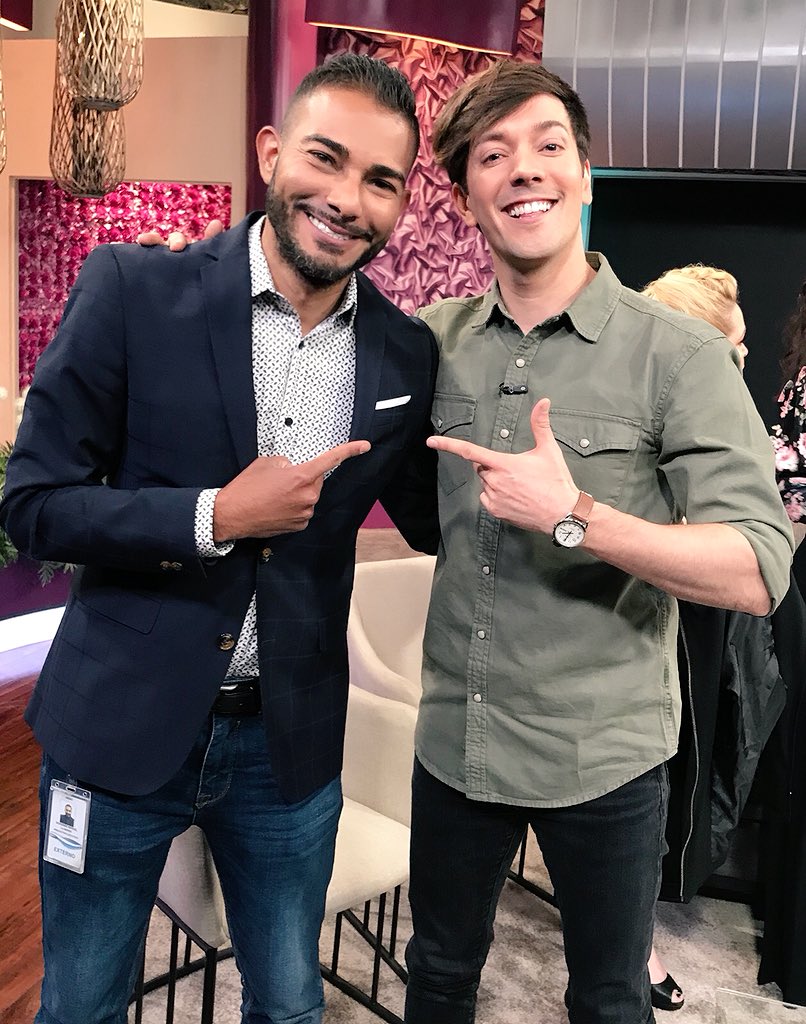 DioLLuberes's tweet photo. Me encanta como la vida nos hace seguir coincidiendo! Te quiero demasiado brother @rogergzz y estoy feliz de tenerte toda esta semana en #ClubDeEva 🎥🍎 https://t.co/GWSeFPWrTO