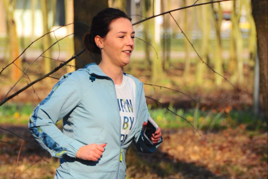 evidriesen's tweet photo. De Veritas Sport Challenge die ik mezelf heb gegeven: 10 kilometer onder de 60 minuten. Of het me gelukt is ontdek je in deze blog! https://t.co/ZElqA73ZOC https://t.co/93OHcbDkGx