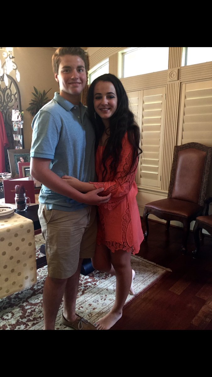 SydneyAwright's tweet photo. happy birthday sean❤️❤️ It feels like it was just sophomore year so i can’t believe you’re 19!?!  I love you and hope you have the best day!!! https://t.co/TSuPgFCIzv