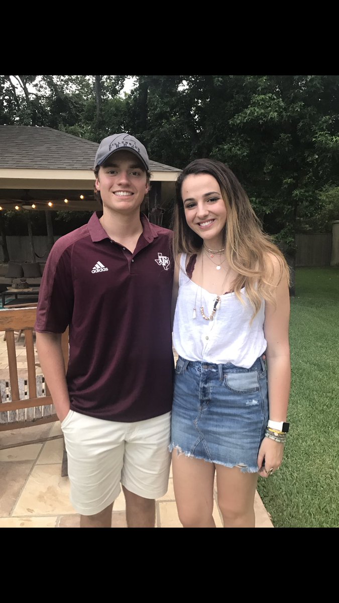 SydneyAwright's tweet photo. happy birthday sean❤️❤️ It feels like it was just sophomore year so i can’t believe you’re 19!?!  I love you and hope you have the best day!!! https://t.co/TSuPgFCIzv