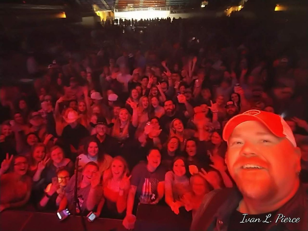 SaintsEleven's tweet photo. Thank you Waco Texas for being so good to us Saturday night! See y'all soon! https://t.co/0MBMBdgXRW